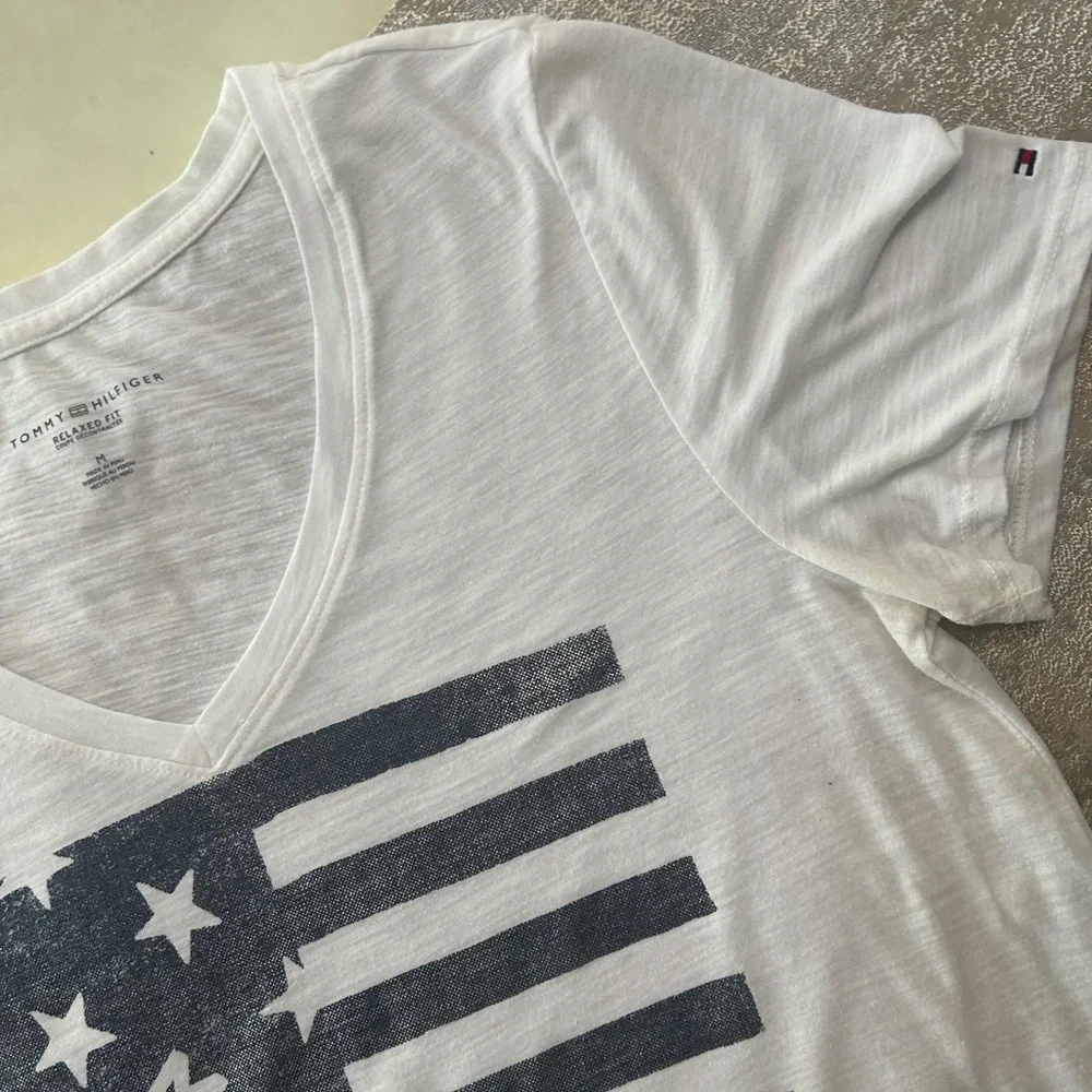 Tommy Hilfiger Women’s Tshirt - Picture 3 of 16